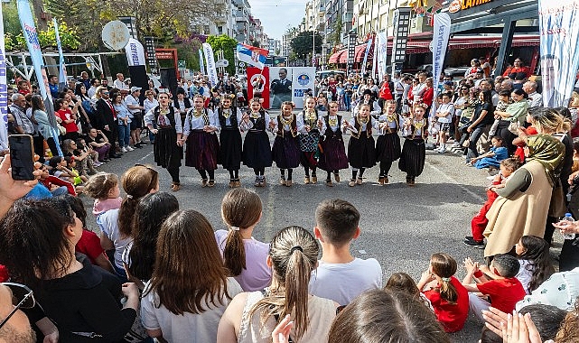 7 ülkeden çocuklar 23 Nisan’ı Yenişehir sokaklarında kutladı