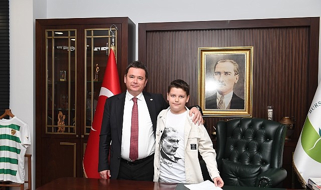 Başkan Aydın koltuğunu çocuklara devretti