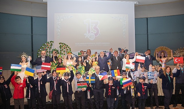   Dünya Çocukları Karnaval’da “Barış ve Dostluk” Mesajı Verdi