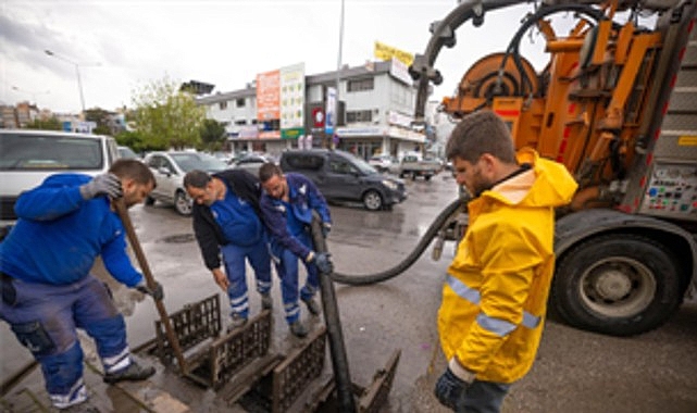 İZSU ekipleri tam kadro sahada