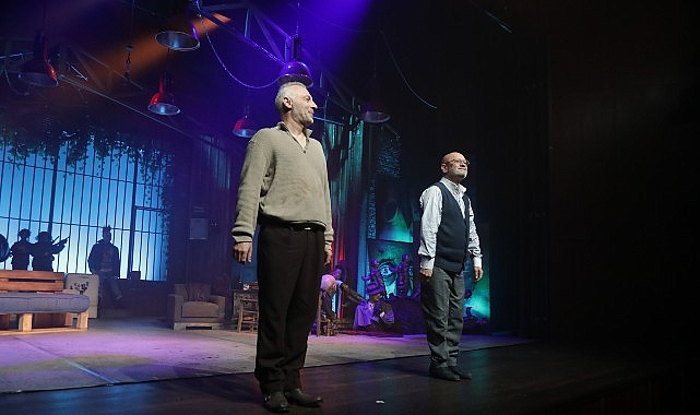 Şehir Tiyatroları’nın Yeni Oyunu “Geçmişin Gölgesi” Seyirciyle Buluştu