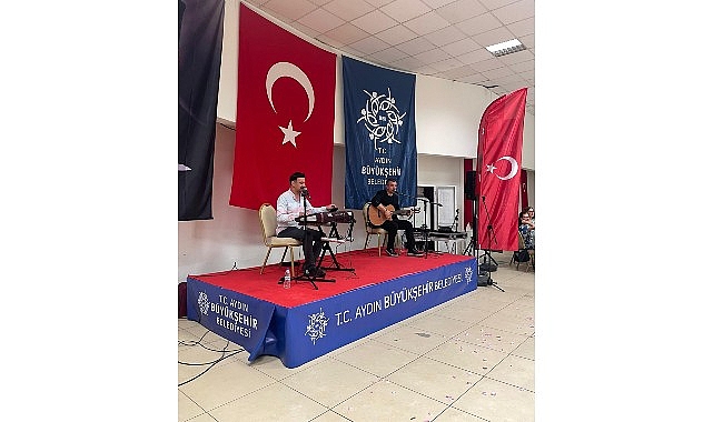 Aydınlılar Anneler Günü’nü Büyükşehir Belediyesi ile Birlikte Kutladı