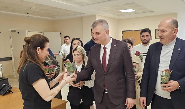 Başkan Sezer’den Hemşirelere Sürpriz Kutlama