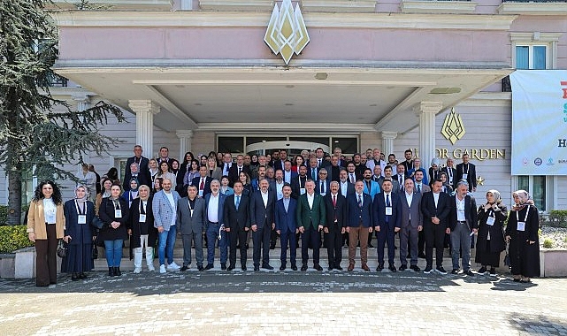 Büyükakın: Romanlar azınlık değil  bu memleketin asli unsurudur