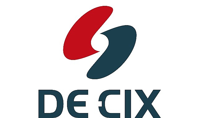 DE-CIX 2024 Yıllık Raporu’nu yayınladı: Küresel müşteri kapasitesi, zirve veri trafiği ve bağlı ağlarda büyük artış