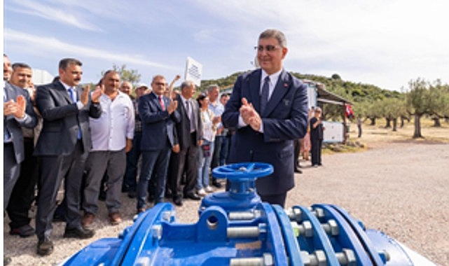 Dikili’de toprak suyla buluştu, üretici bayram sevinci yaşadı