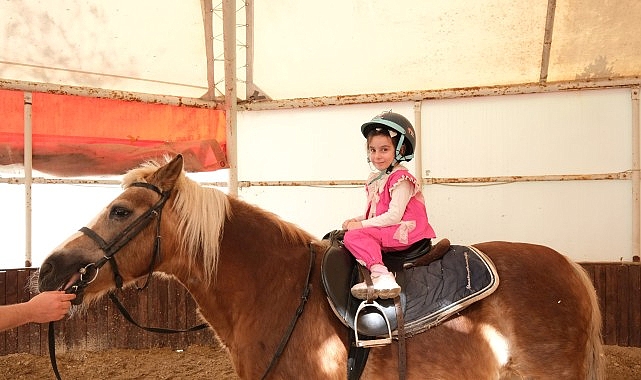 Küçük biniciler Büyükşehir’le büyük adımlar atıyor