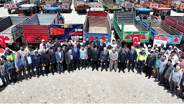 “Reflektör Tak, Görünür Ol” Projesi ile Çiftçilere 10 Bin Adet Reflektör Dağıtılacak