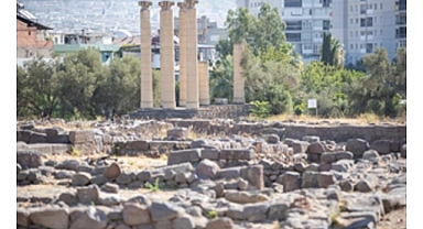 Başkan Tugay Smyrna kazılarını inceledi