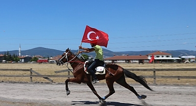 Rahvan At Yarışları Heyecanında Sıra Gölcük Koşusunda