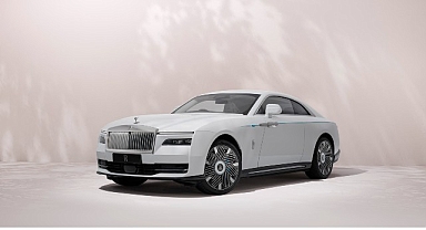 Rolls-Royce baharın zarafetini geleceğe taşıyor