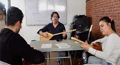 Genç İzmir’in ücretsiz müzik kursları için başvurular sürüyor