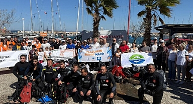 Urla’da kıyı ve deniz temizliği yapıldı