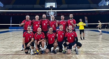 Ege Üniversitesi Voleybol Takımı adını finallere yazdırdı