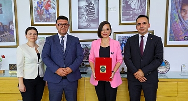 Karabağlar Belediyesi’nden İşçilere En Yüksek Promosyon