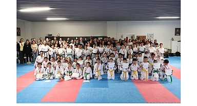 Aliağa Belediyesi Karate Kursunda 75 Sporcu Yeni Kuşağına Kavuştu