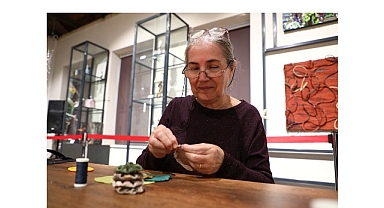 Atık kumaşlar kadınların emeğiyle yılbaşı neşesine dönüştü