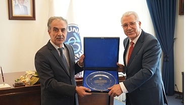 Ege Üniversitesinde rektörlük devir teslim töreni yapıldı